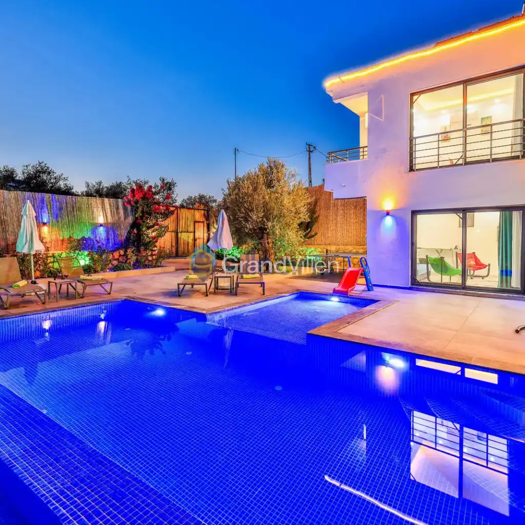 Villen mit Kinderpool